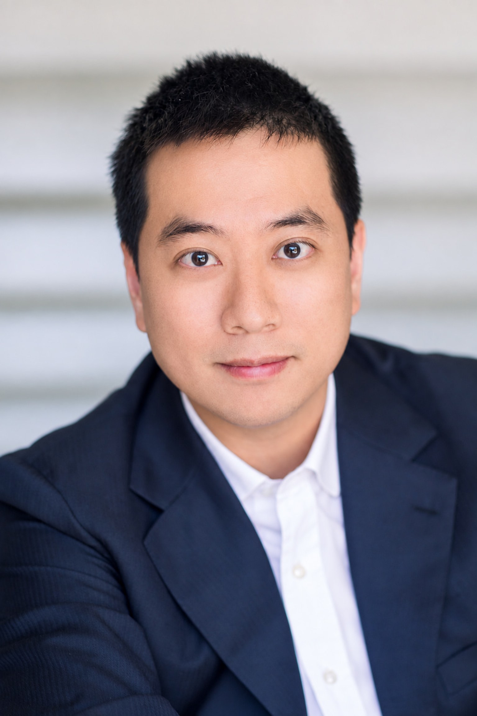 Hong-I (Clark) Lee，法律助理